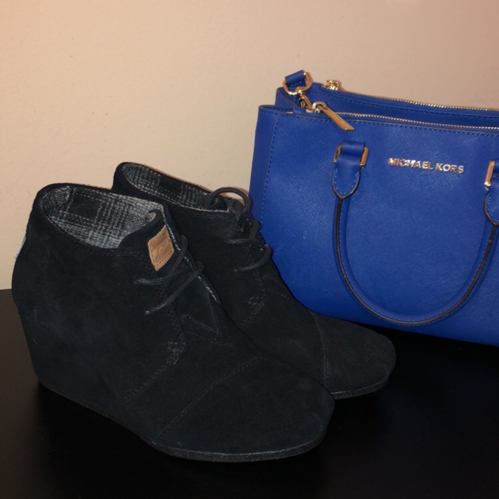 New Toms Wedges 🌺👡